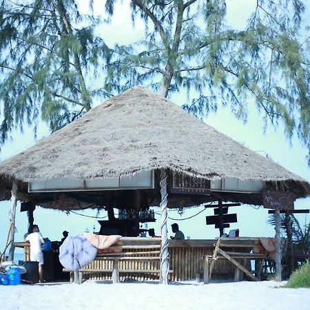 Tree Bar Hostel Koh Rong Sanloem Exteriör bild
