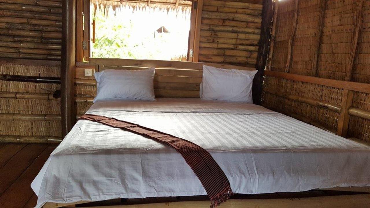 Tree Bar Hostel Koh Rong Sanloem Exteriör bild