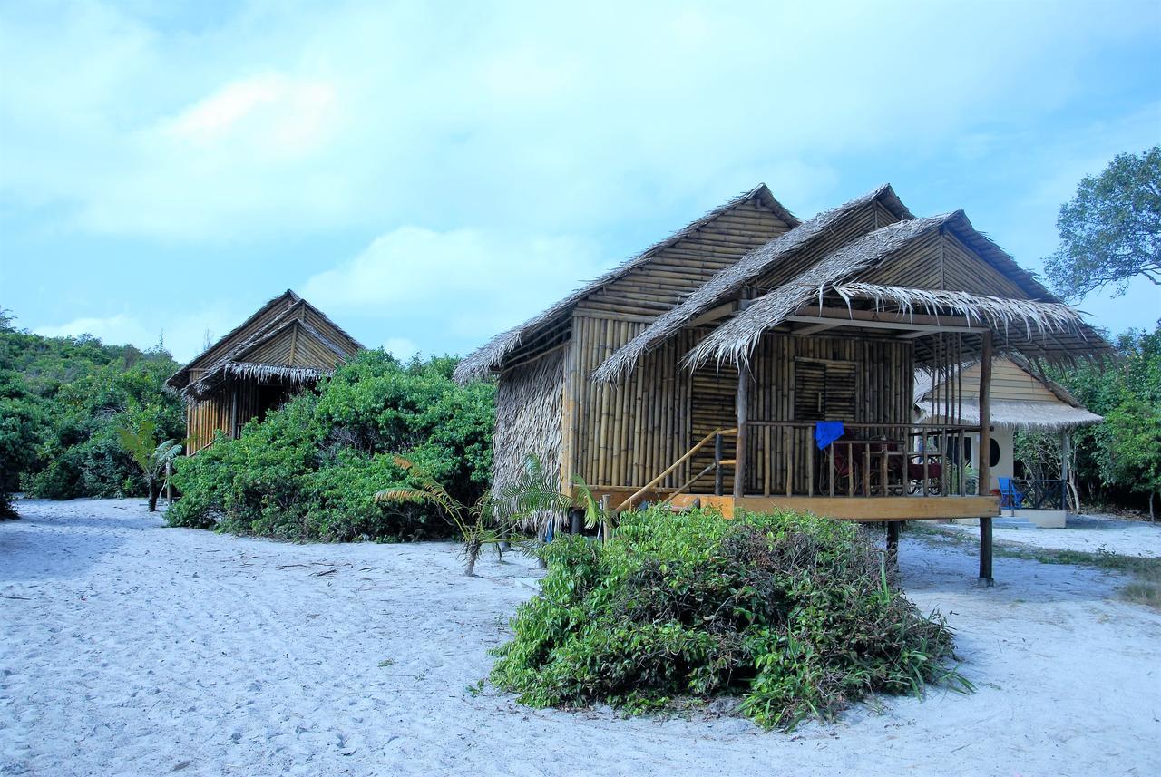 Tree Bar Hostel Koh Rong Sanloem Exteriör bild