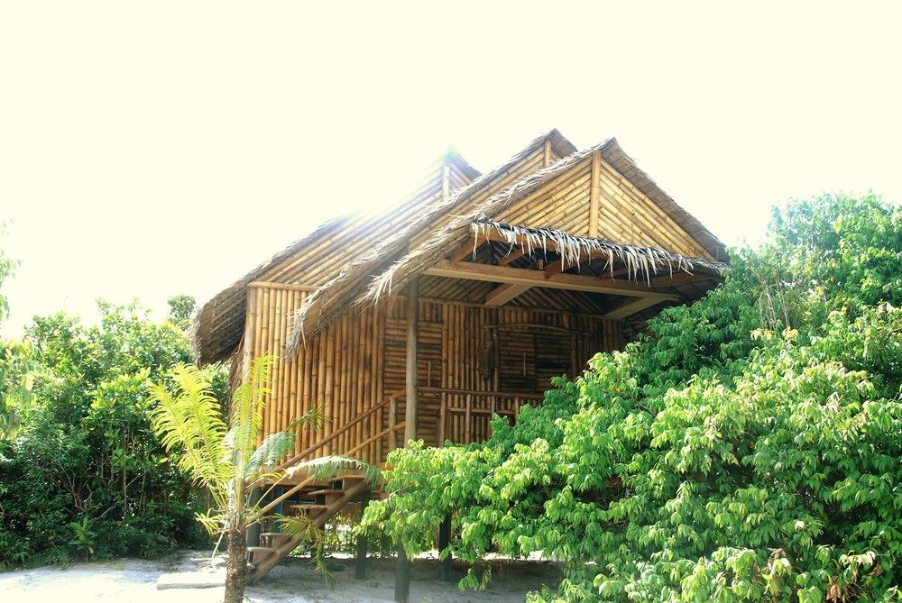 Tree Bar Hostel Koh Rong Sanloem Exteriör bild