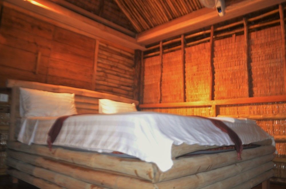 Tree Bar Hostel Koh Rong Sanloem Exteriör bild