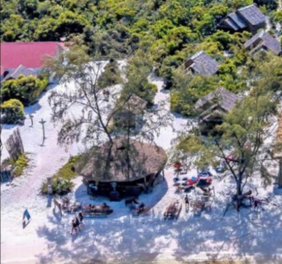 Tree Bar Hostel Koh Rong Sanloem Exteriör bild